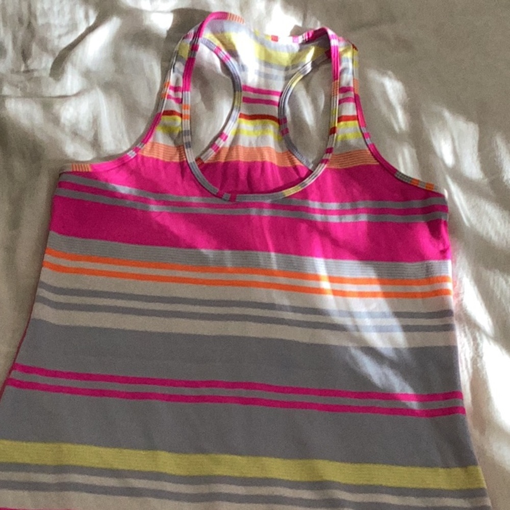 Lululemon Workout top Small